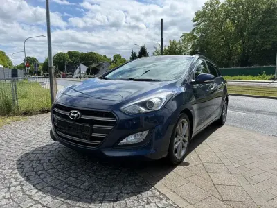 Gebraucht Hyundai i30 Premium 136 PS (100 kW) 2017 Blau Kombi