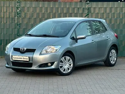 Gebraucht Toyota Auris Team 124 PS (91 kW) 2008 Medium silver metallic Kleinwagen