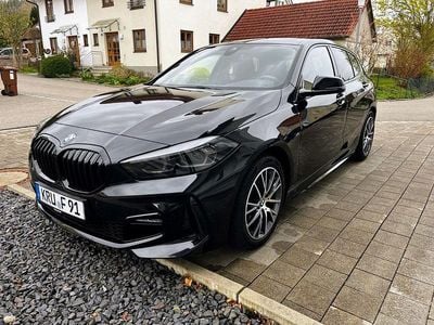 Gebraucht BMW 120 Performance 190 PS (139 kW) 2022 Schwarz Kleinwagen