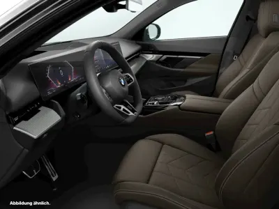 Gebraucht BMW 520 Sport Line 197 PS (144 kW) 2025 Schwarz Kombi