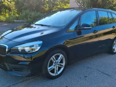 Gebraucht BMW 220 Gran Tourer 190 PS (139 kW) 2019 Schwarz Van / Kleinbus