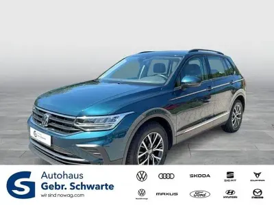 Gebraucht VW Tiguan Life 150 PS (110 kW) 2023 Blau SUV