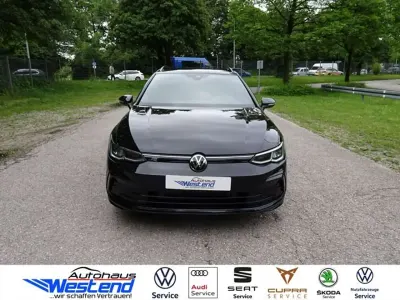 Second-hand VW Golf VIII R-line 150 CP (110 kW) 2023 Negru Break
