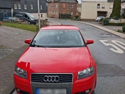 Gebraucht Audi A3 Attraction 105 PS (77 kW) 2004 Rot Kleinwagen