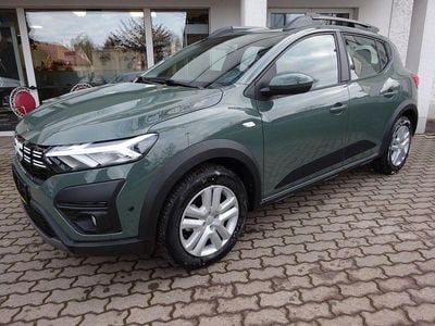 Gebraucht Dacia Sandero Expression 91 PS (66 kW) 2024 Grün SUV
