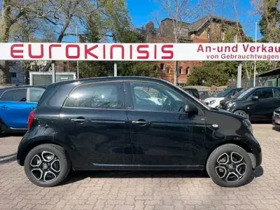 Używany Smart ForFour Passion 60 KM (44 kW) 2019 Czarny Hatchback