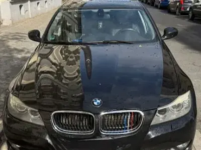 Gebraucht BMW 318 Sport Line 143 PS (105 kW) 2010 Schwarz Limousine