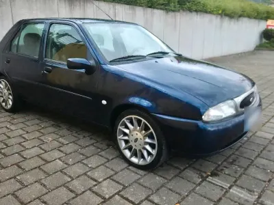 Używany Ford Fiesta 75 KM (55 kW) 1998 Niebieski Hatchback