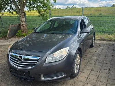 Gebraucht Opel Insignia 131 PS (96 kW) 2009 Grau Kombi