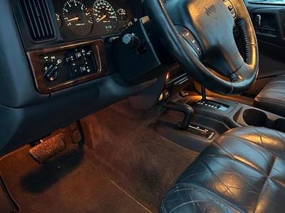 Second-hand Jeep Grand Cherokee 211 CP (155 kW) 1997 Argintiu SUV