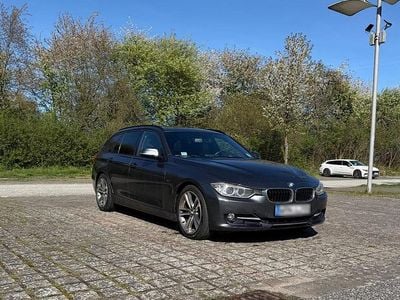 Usata BMW 318 Sport Line 143 CV (105 kW) 2013 Grigio Station wagon