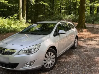 Gebraucht Opel Astra Sport 160 PS (117 kW) 2011 Silber Kombi