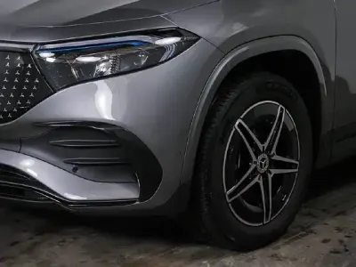 Gebraucht Mercedes EQA300 AMG 167 kW (228 PS) 2025 Grau SUV