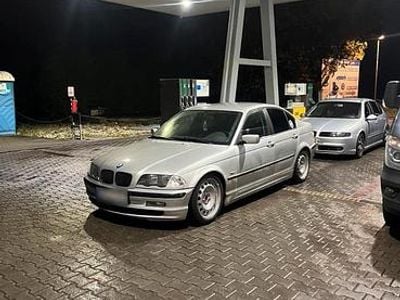 Gebraucht BMW 323 170 PS (125 kW) 1999 Silber Limousine
