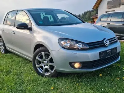 Używany VW Golf VII Match 105 KM (77 kW) 2012 Srebrny Sedan/Limuzyna