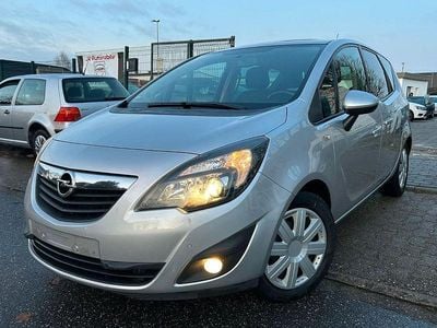 Schwarz Gebraucht 2011 Opel Meriva Design Edition Van / Kleinbus | 2.999 € (Fairer Preis)
