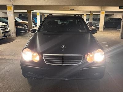 Second-hand Mercedes C220 150 CP (110 kW) 2004 Negru Break