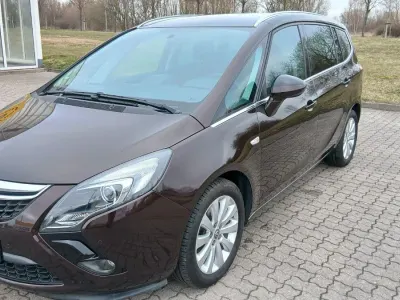Gebraucht Opel Zafira Tourer Edition 136 PS (100 kW) 2016 Braun Van / Kleinbus
