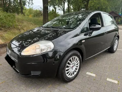 Gebraucht Fiat Grande Punto 65 PS (47 kW) 2009 Schwarz Kleinwagen