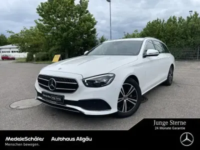 Gebraucht Mercedes E220 Avantgarde 200 PS (147 kW) 2023 Weiß Limousine