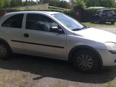 Gebraucht Opel Corsa 75 PS (55 kW) 2001 Silber Kleinwagen