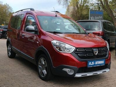 Gebraucht Dacia Dokker Stepway 131 PS (96 kW) 2020 Rot Van / Kleinbus