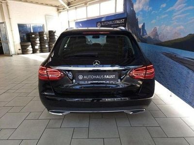 Gebraucht Mercedes C180 Avantgarde 156 PS (114 kW) 2020 Schwarz metallic Kombi