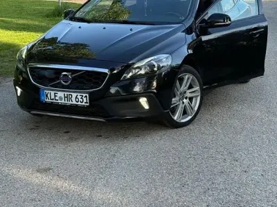 Używany Volvo V40 CC Linje You! 190 KM (139 kW) 2015 Czarny Kombi
