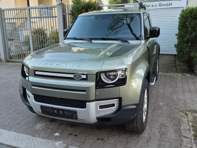 Begagnad Land Rover Defender 200 HK (147 kW) 2022 Grön SUV
