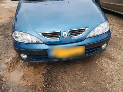 Gebraucht Renault Mégane 75 PS (55 kW) 1999 Blau Limousine