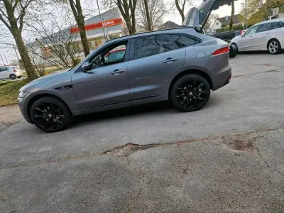 Gebraucht Jaguar F-Pace 179 PS (131 kW) 2019 Grau SUV