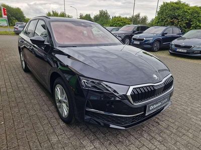 Gebraucht Skoda Octavia Selection 150 PS (110 kW) 2024 Blackmagic perleffekt Kombi