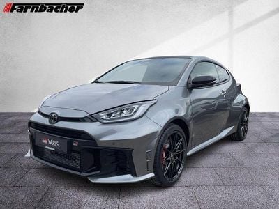 Neu Toyota Yaris 280 PS (205 kW) 2025 Precious metal Limousine