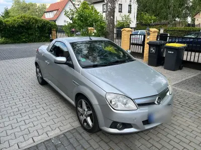 Gebraucht Opel Tigra 90 PS (66 kW) 2005 Silber Cabrio
