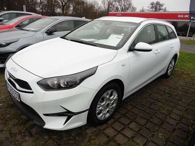 Neu Kia Ceed Sportswagon Vision 101 PS (74 kW) 2025 (wd) cararraweiss Kombi