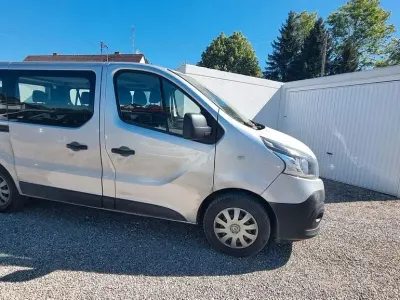 Usata Renault Trafic 125 CV (91 kW) 2017 Argento Monovolume