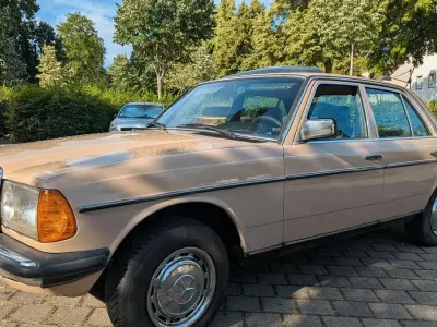 Gebraucht Mercedes 240 75 PS (55 kW) 1985 Limousine