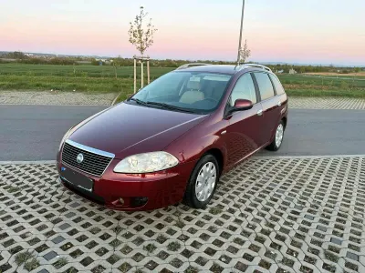 Begagnad Fiat Croma 147 HK (108 kW) 2006 Röd Kombi