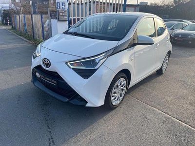 Usata Toyota Aygo X-play 72 CV (52 kW) 2018 Bianco Utilitaria
