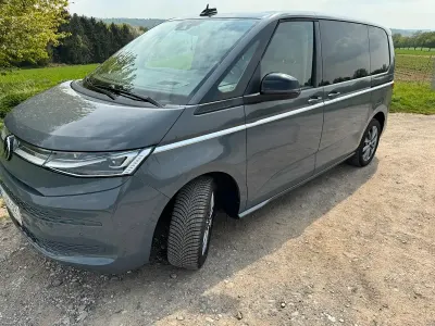 Gebraucht VW Multivan Style 204 PS (150 kW) 2022 Grau Van / Kleinbus