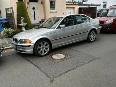 Gebraucht BMW 320 150 PS (110 kW) 2000 Silber Limousine