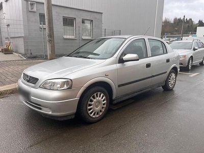 Gebraucht Opel Astra 101 PS (74 kW) 1998 Silber Limousine
