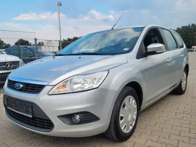 Gebraucht Ford Focus Style 101 PS (74 kW) 2009 Silber Limousine