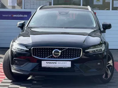 Usata Volvo V60 CC Plus 197 CV (144 kW) 2023 Nero Station wagon