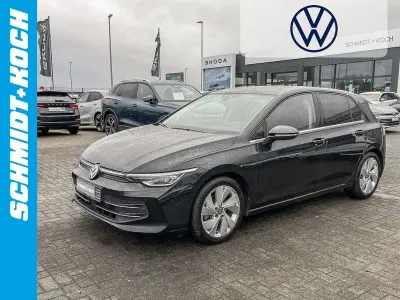 Gebraucht VW Golf VIII Style 150 PS (110 kW) 2024 Grenadillschwarz (schwarz) Limousine
