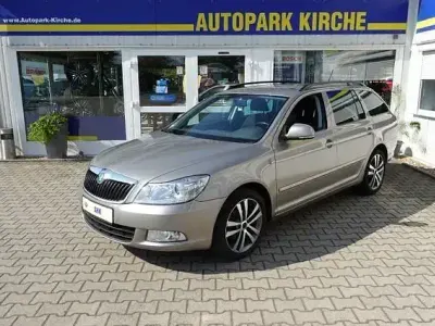 Gebraucht Skoda Octavia Ambition 105 PS (77 kW) 2012 Beige Kombi