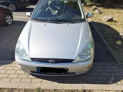 Gebraucht Ford Focus 52 PS (38 kW) 1999 Silber Kleinwagen