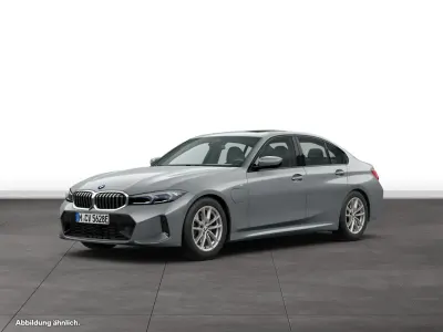 Używany BMW 330e M Sport 292 KM (214 kW) 2024 Szary Sedan/Limuzyna