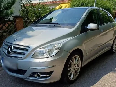 Gebraucht Mercedes B180 109 PS (80 kW) 2010 Silber Van / Kleinbus