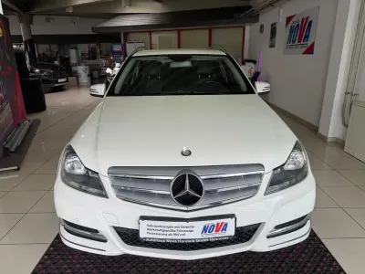 Gebraucht Mercedes C180 Avantgarde 156 PS (114 kW) 2012 Weiß Limousine